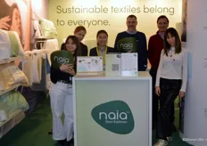 Eastman vindt dat duurzaam textiel voor iedereen is. Daarom heeft het bedrijf de Naia cellulosevezels gemaakt. Het combineert technologie, duurzaamheid en creativiteit zonder compromissen.